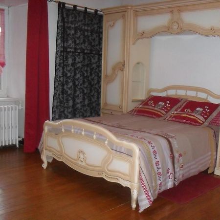 Gite de Peche Saint-Ellier-du-Maine Zimmer foto